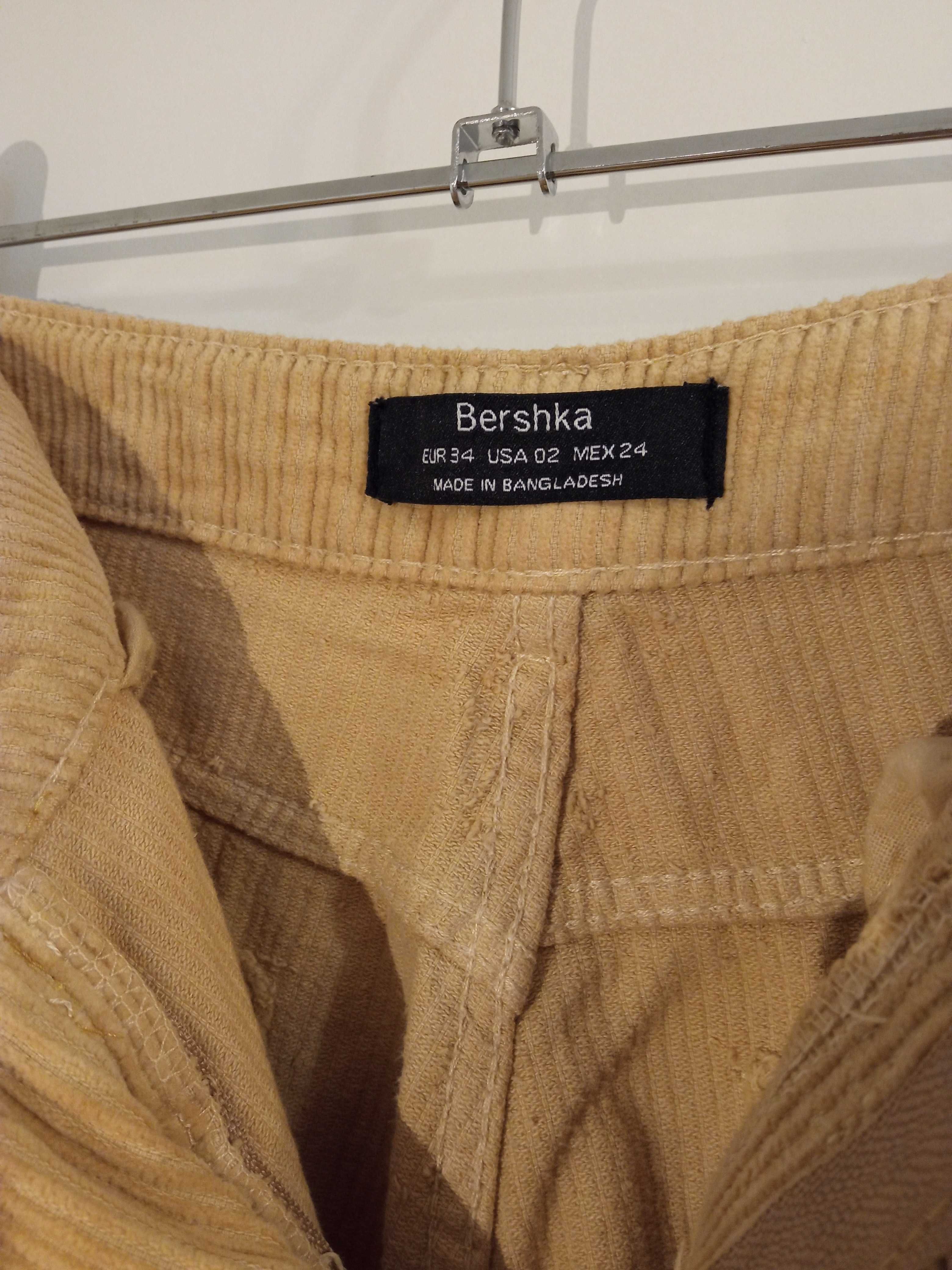 Spodnie sztruksowe rozm. 34 BERSHKA