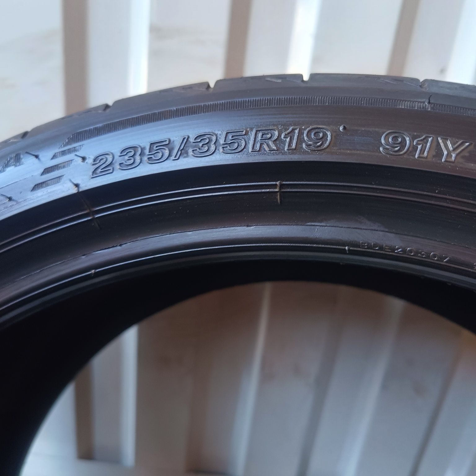 Dwie opony Bridgestone potenza s005 235/35 r19