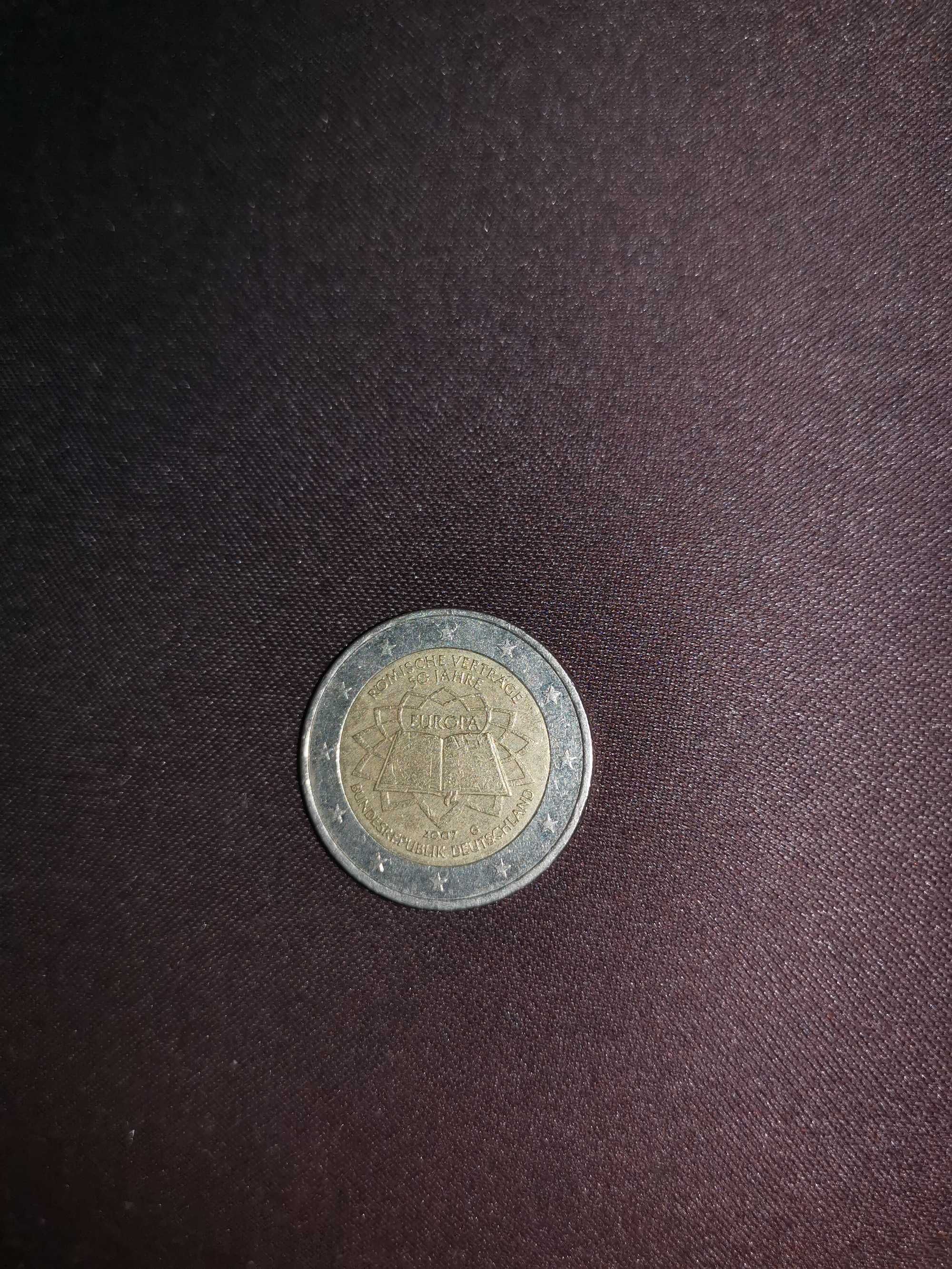 Moeda comemorativa de 2 euros alusiva ao Tratado de Roma.
