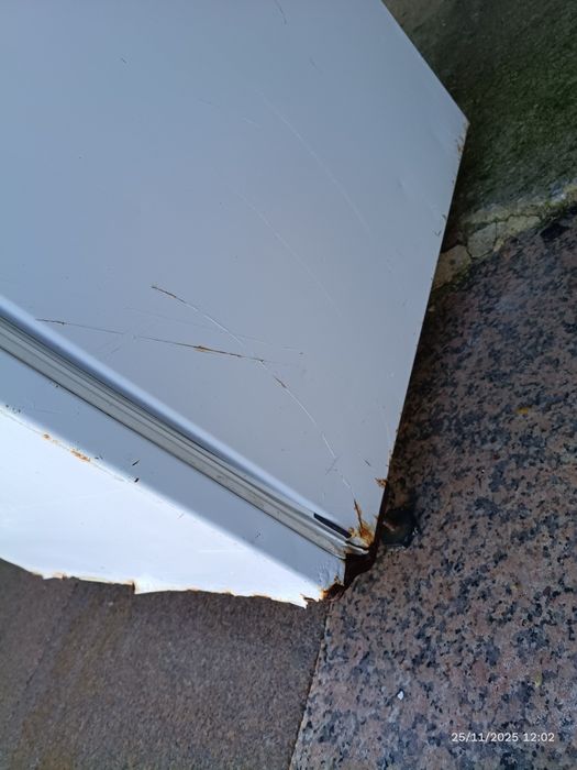 Frigorífico usado acessível