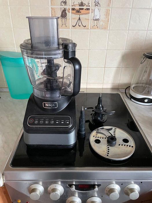 Блендер Ninja 2-в-1 BN650EU