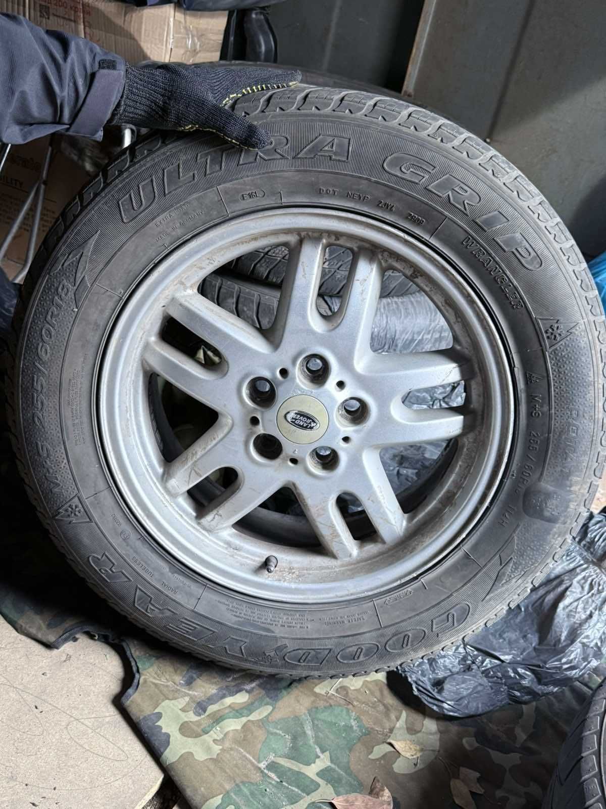 Диски с резино R18 Range Rover Land Rover