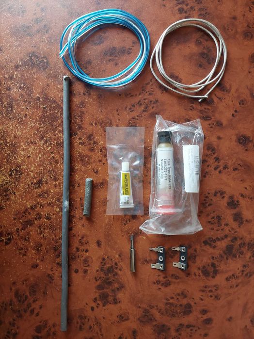 Флюс, термоклей, припой, зміне жало до паяльника, та поводки динаміків