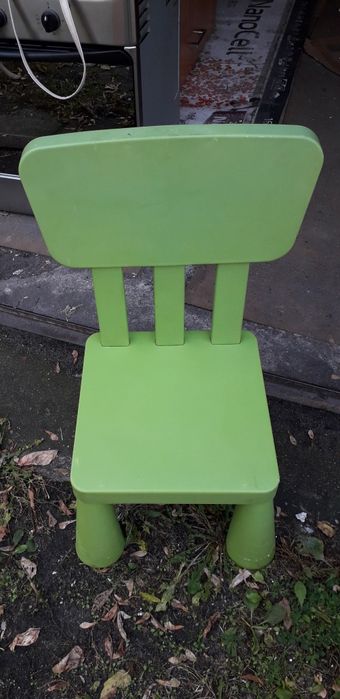 Stoliczek z krzesełkiem dla dziecka