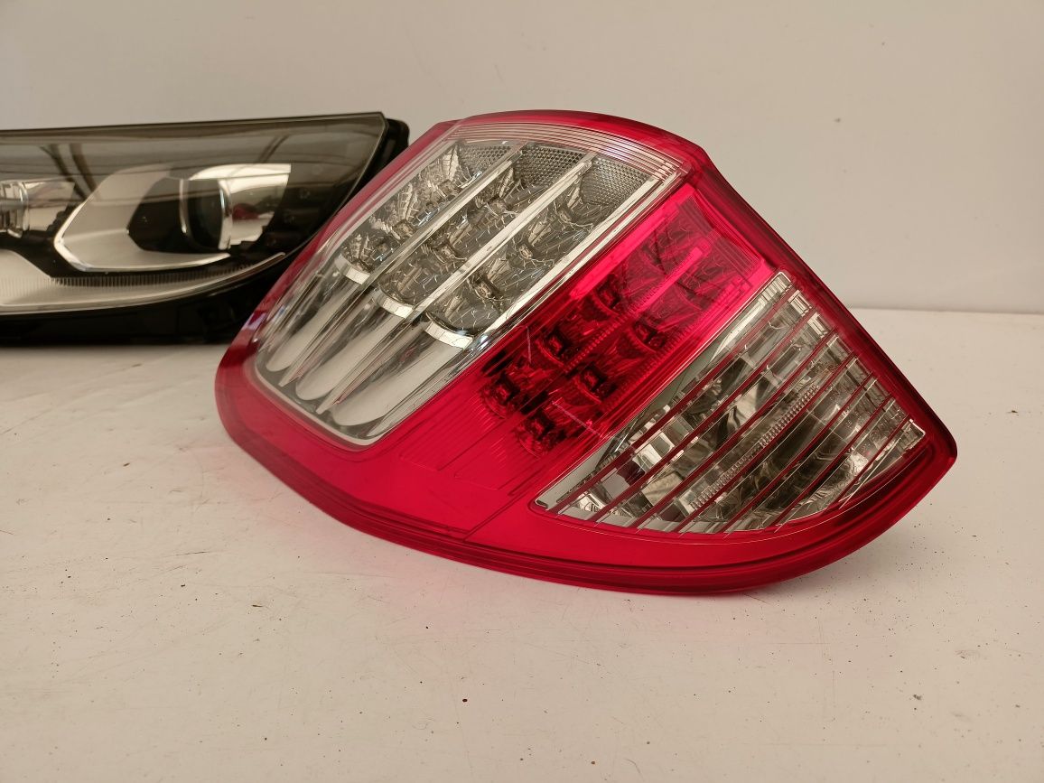 Toyota RAV4 III 3 lift FL 10-12 lampa lewy tył lewa tylna LED