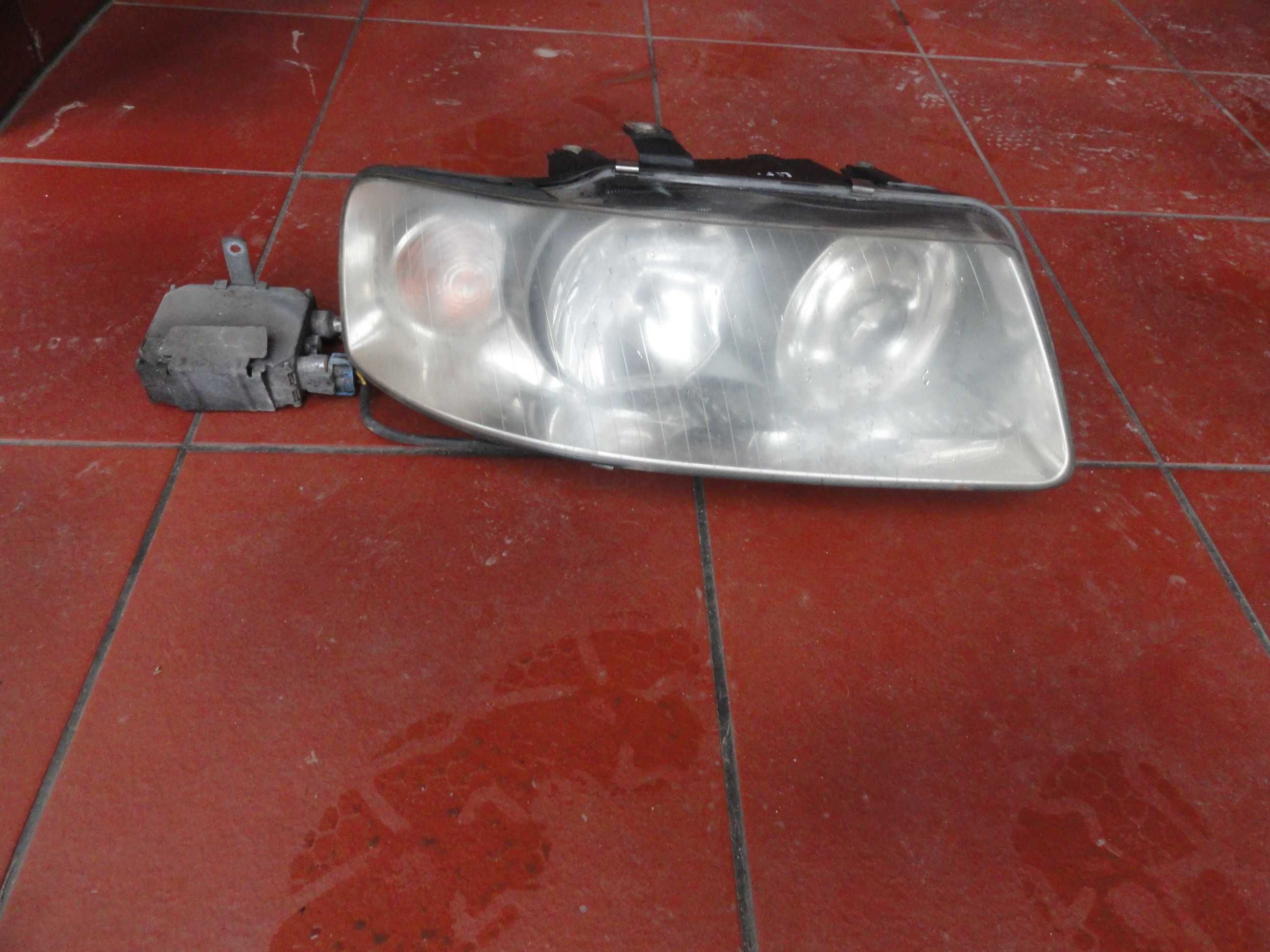 Audi A3 8L Lift Reflektor Prawy Xenon 00-03