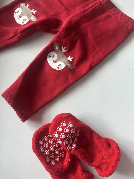 Новорічні штани з шкарпетками бренду C&A 6-9 міс ( 74 )