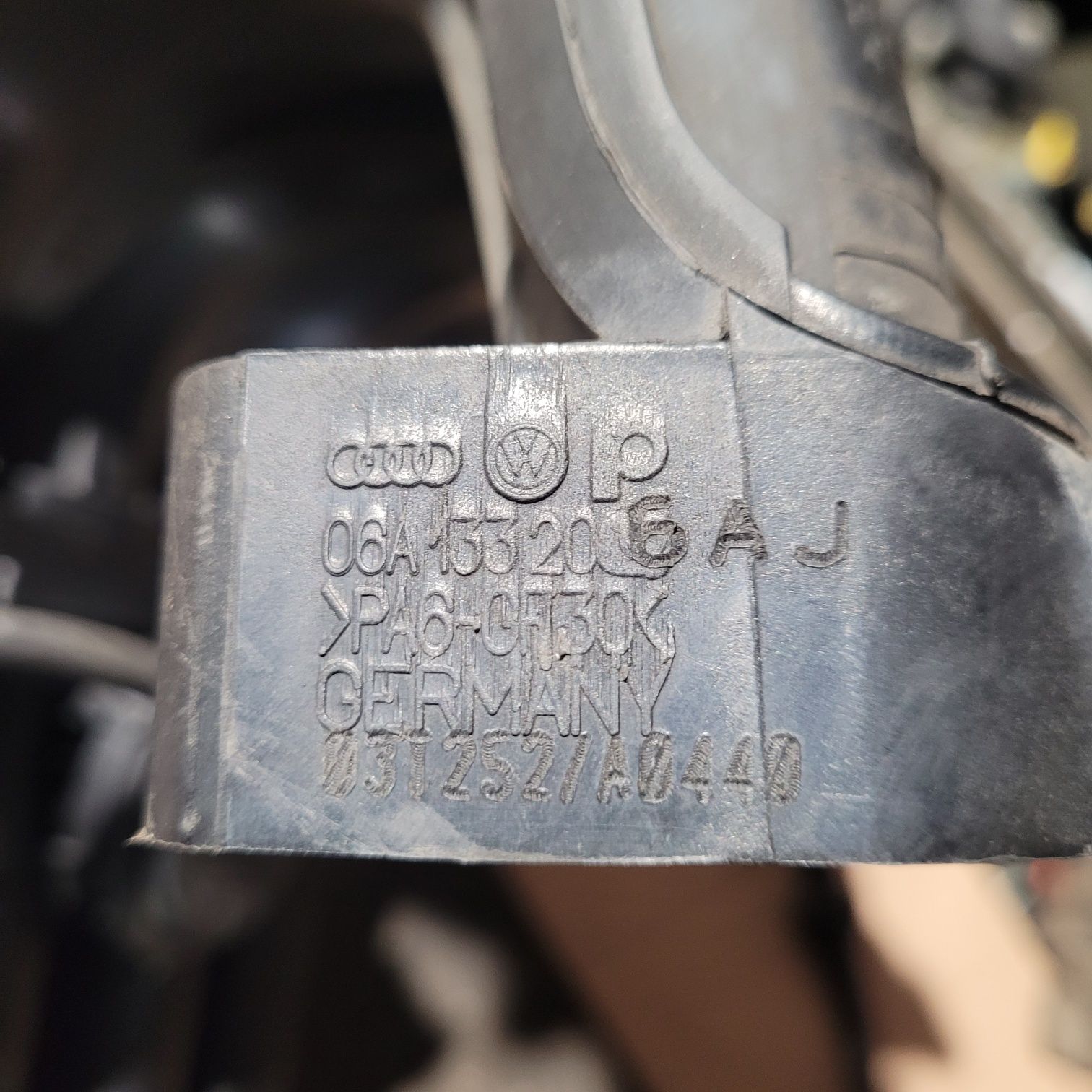 Kolektor ssący dolotowy audi a3 8p 1.6MPI benzyna 2004r BGU