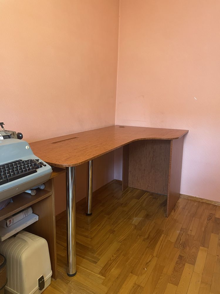 Стіл офісний, стілець