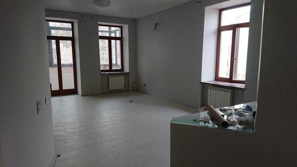Продаж 2-к квартири 138,8 м2 Київ, вул.В. Васильківська 18  280000$