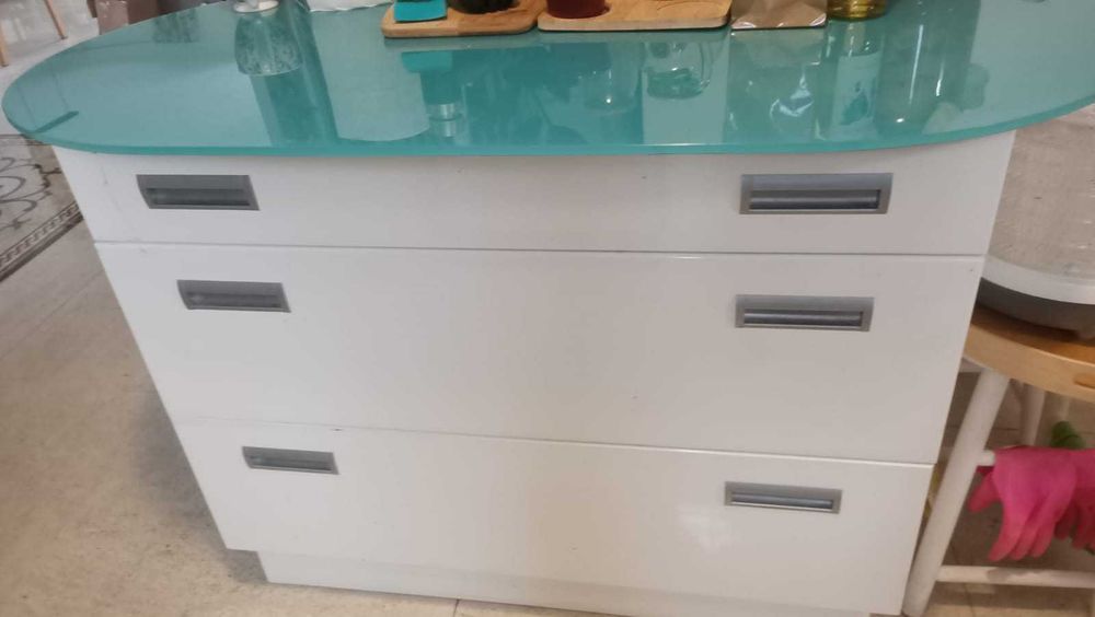 Piękna, nowoczesna kuchnia, dębowe blaty- jak nowa!