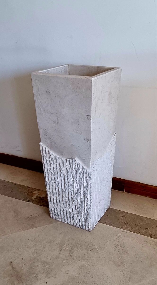Mesa pés em Mármore