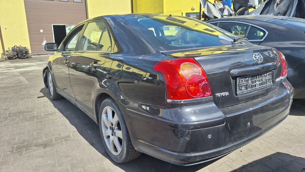 Zderzak tylny 209 sedan hatchback  tył Toyota Avensis T25 PDC parktron
