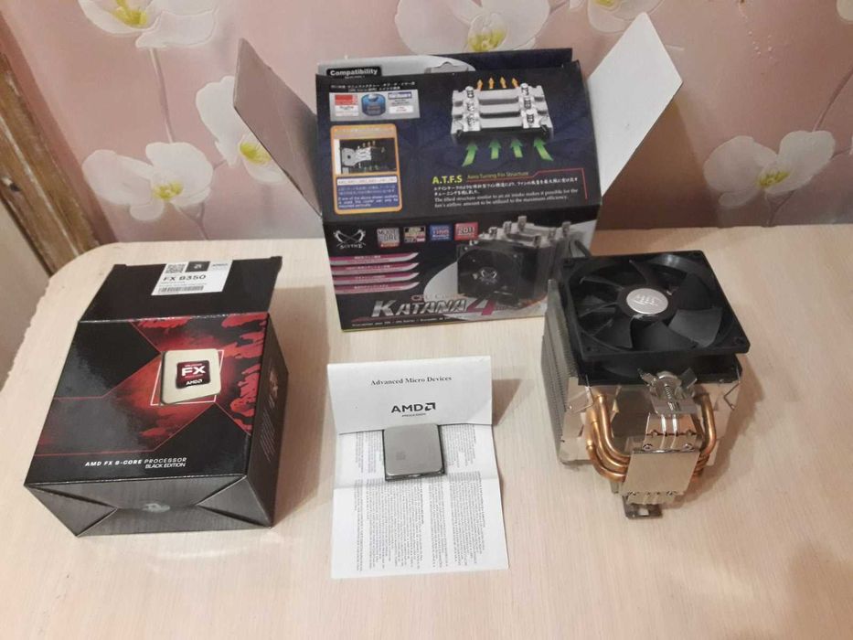 Процесор AMD FX 8350 AM3+ с системой охлаждения.