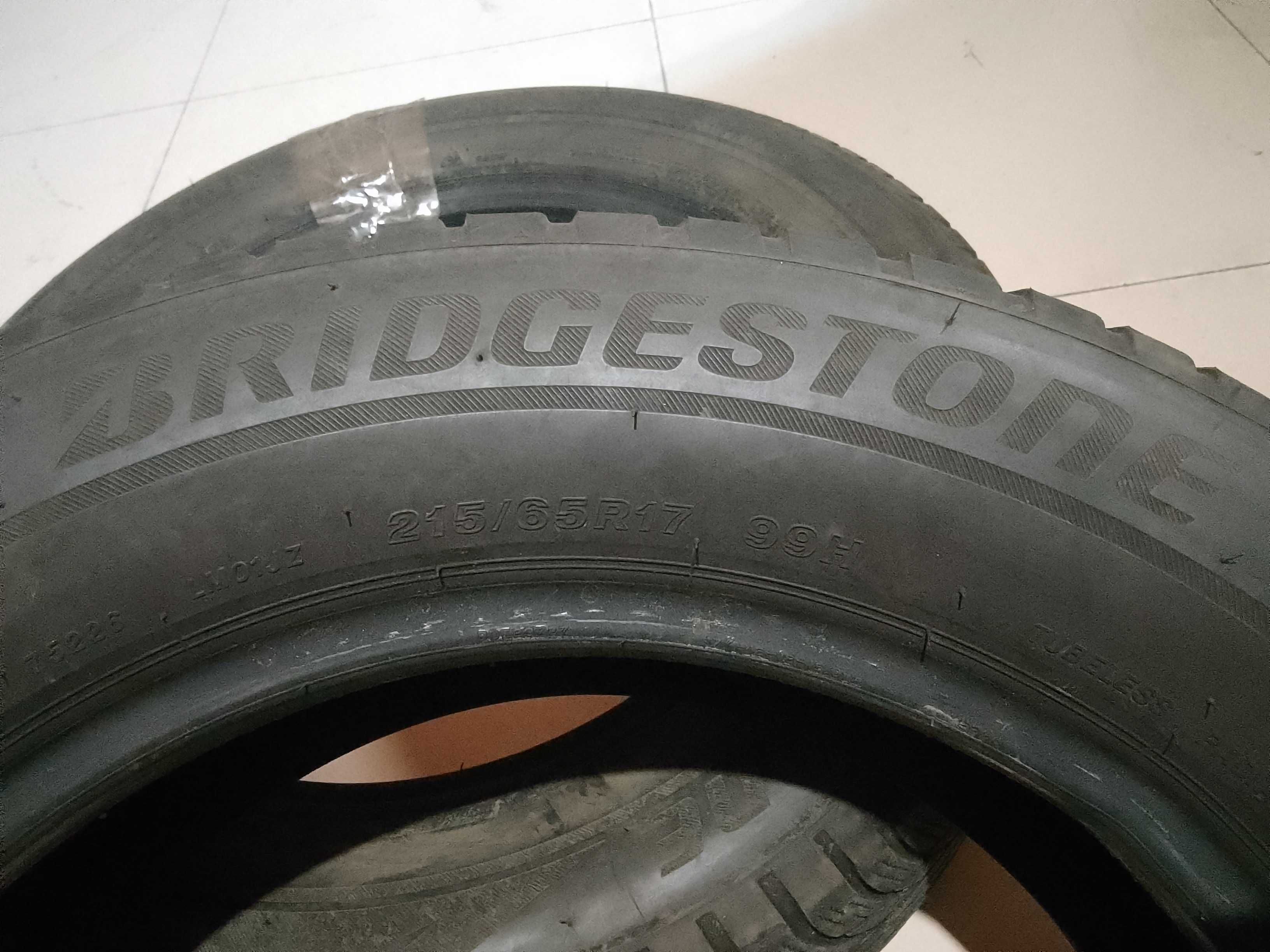 Пара шин 215/65R17 BRIDGESTONE Blizzak Lm 001
