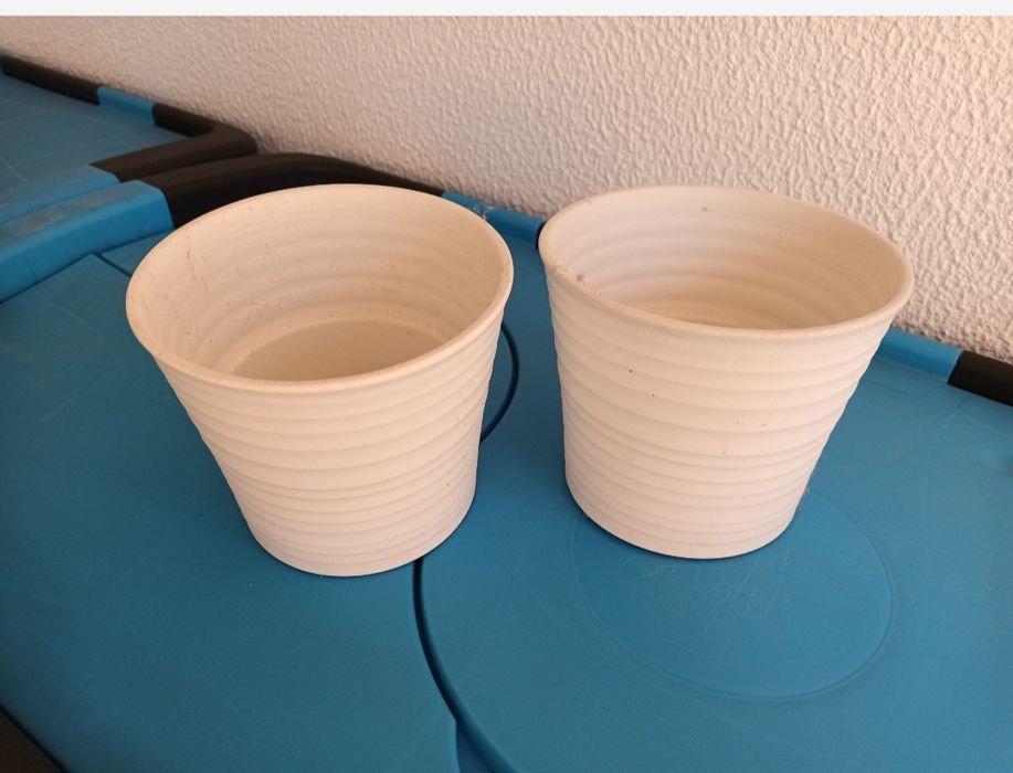 Lote 2 vasos cerâmicos