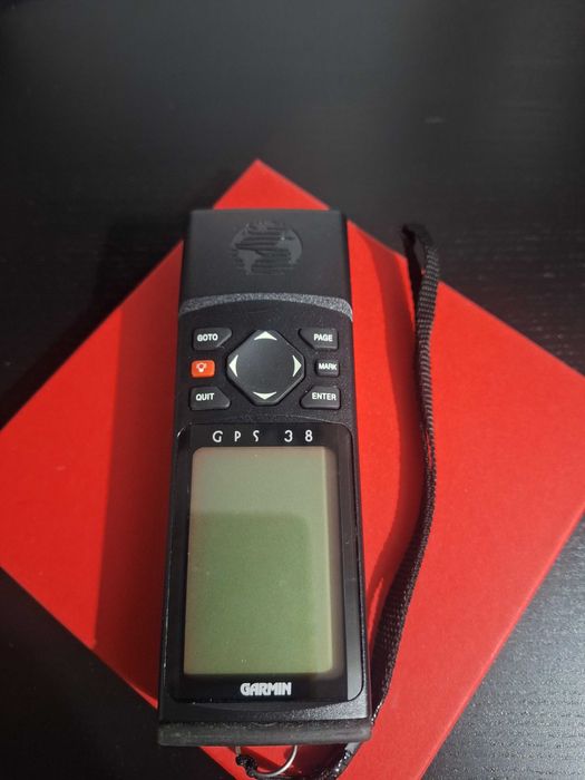 Navegador GPS Portátil Vintage (Garmin GPS 38)