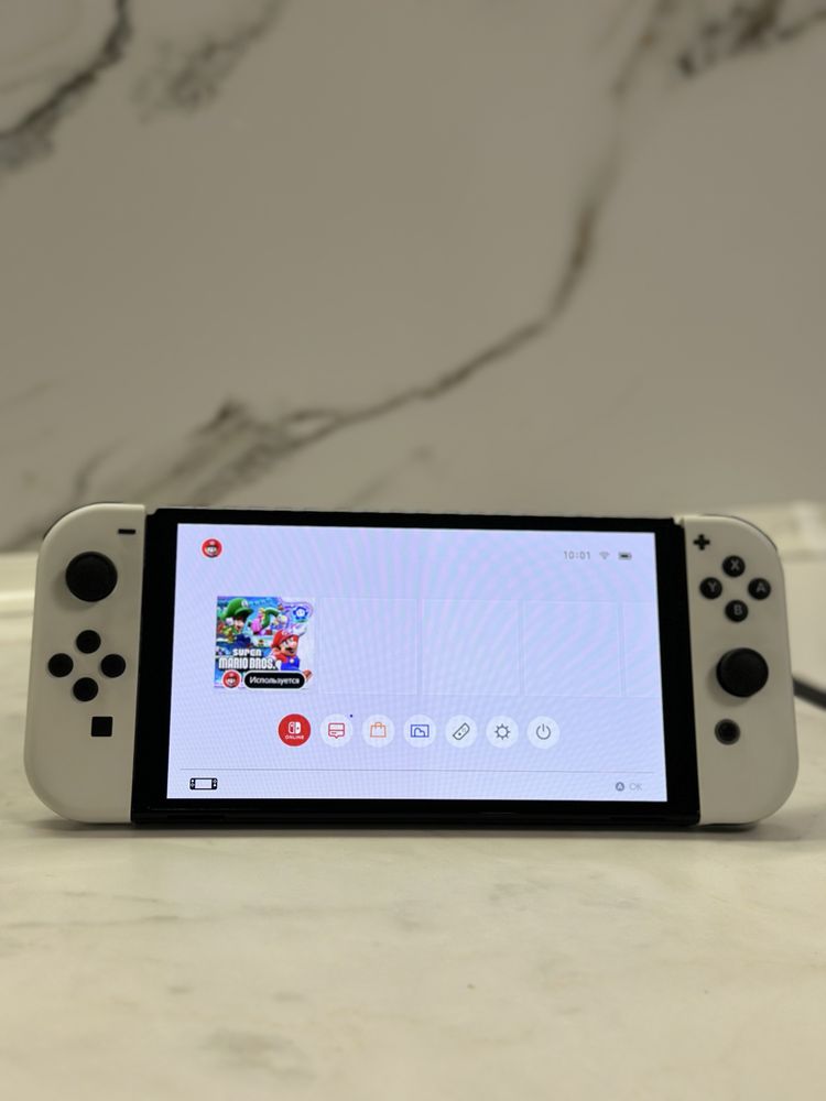 Nintendo switch oled white
