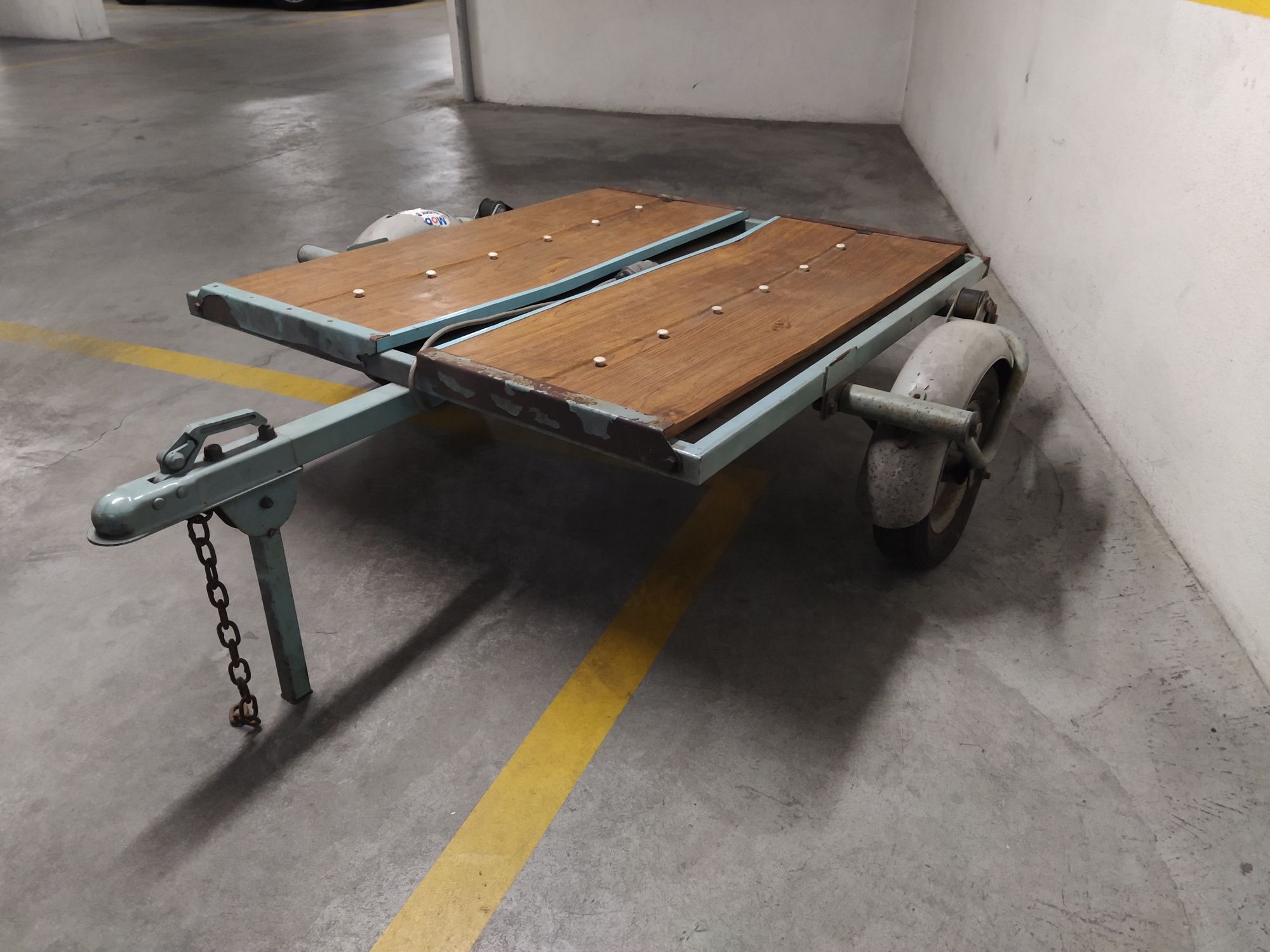 Atrelado para carro