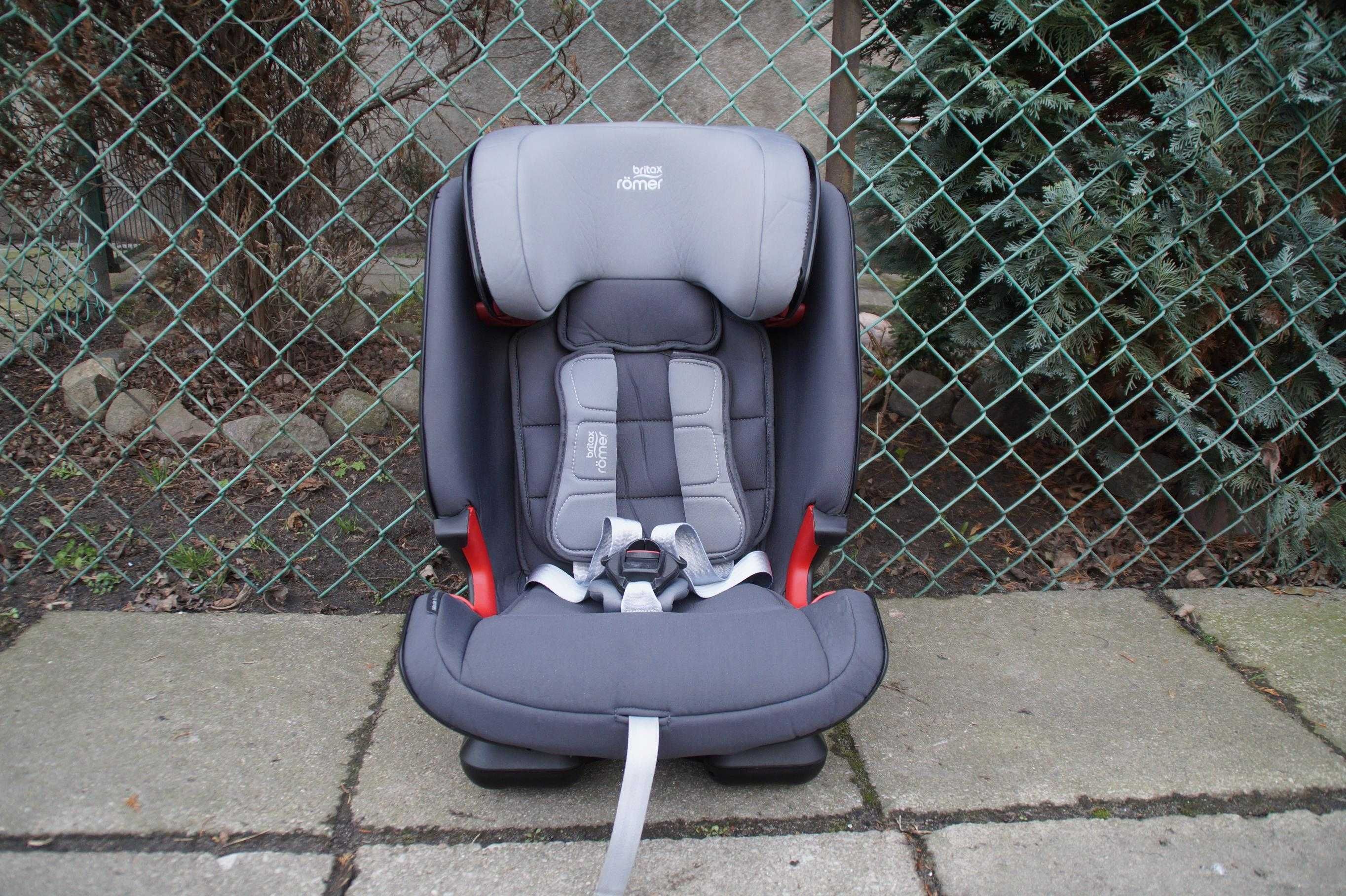 Britax Romer Advansafix IV-R I-Size 9-36 kg IsoFix