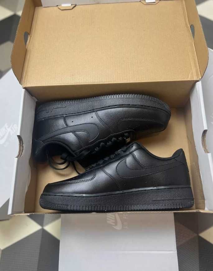 Nike Air Force 1 '07 Low Triple Black