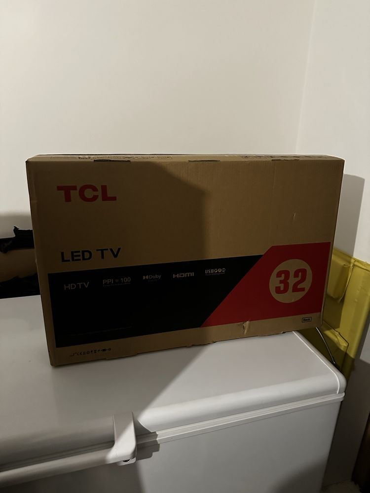 Telewizor TCL LED 32DD429 - 32 cale, HD Ready - jak nowy