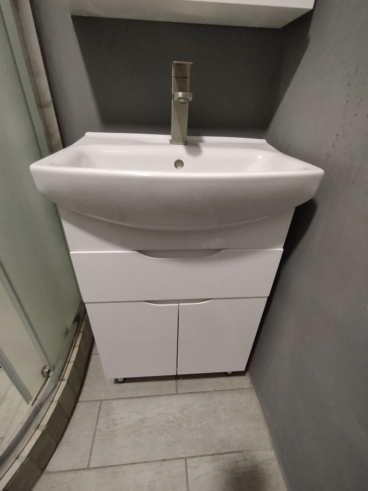 Тумба з умивальником