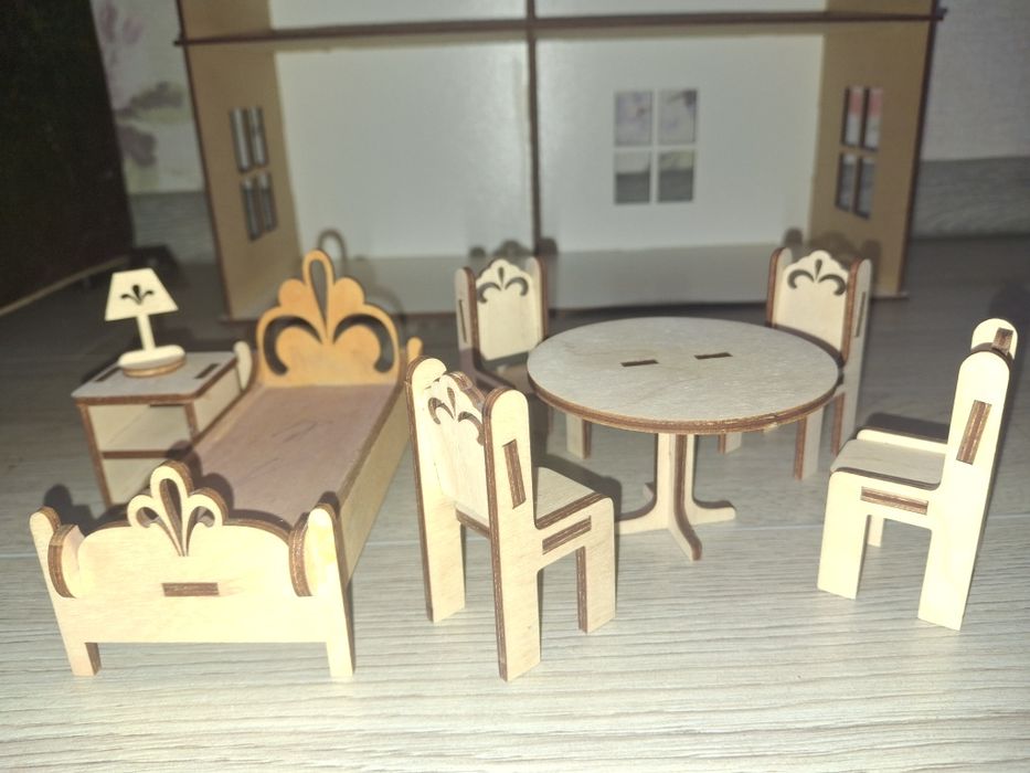 Великий двоповерховий ляльковий будиночок з меблями