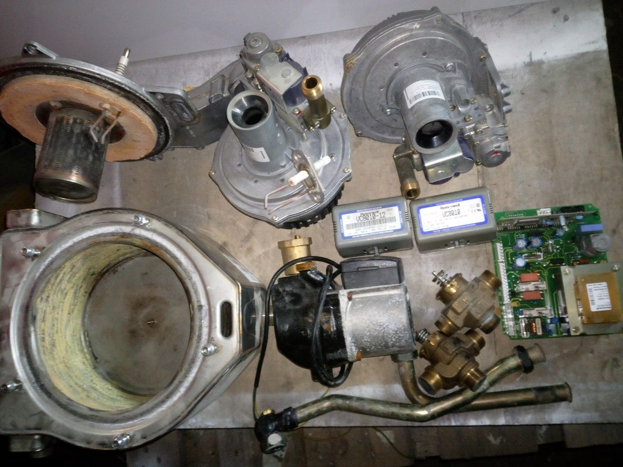Запчастини до газового котла Т6 VAILLANT (Hr.Solide) конденсаційний