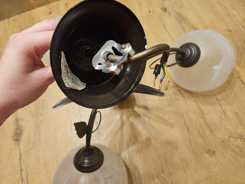 Lampa do salonu na 3 żarówki