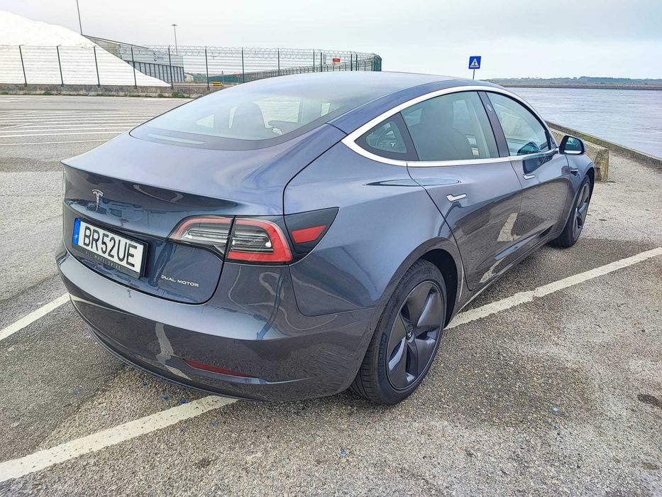 TESLA Model 3 AWD - IVA dedutivel