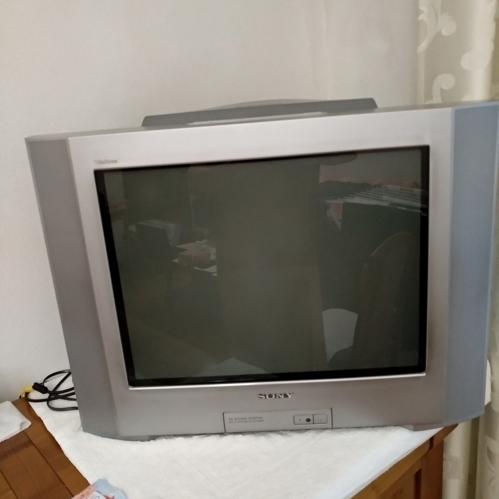 Продам телик SONY TRINITRON COLOR TV 21"с сабвуфером, работает