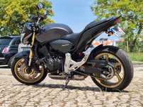Hornet 600 como nova