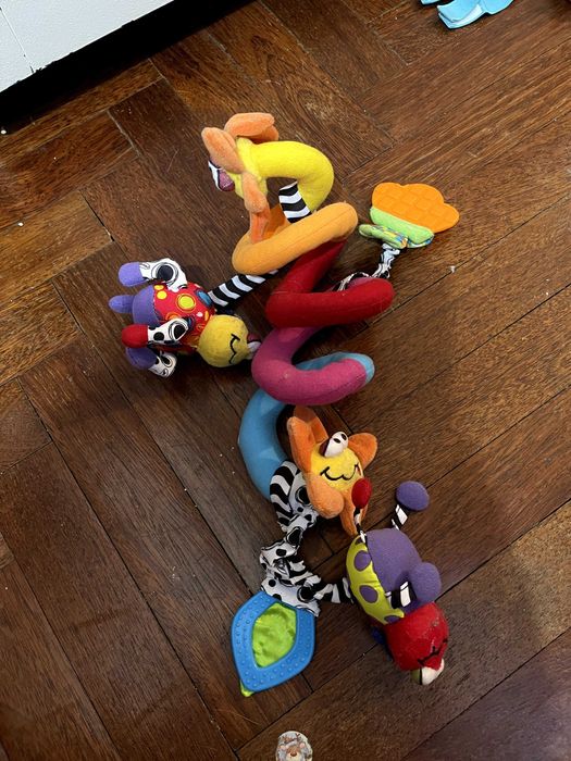 Brinquedo para bebé para colocar no carrinho, ovo ou no berço