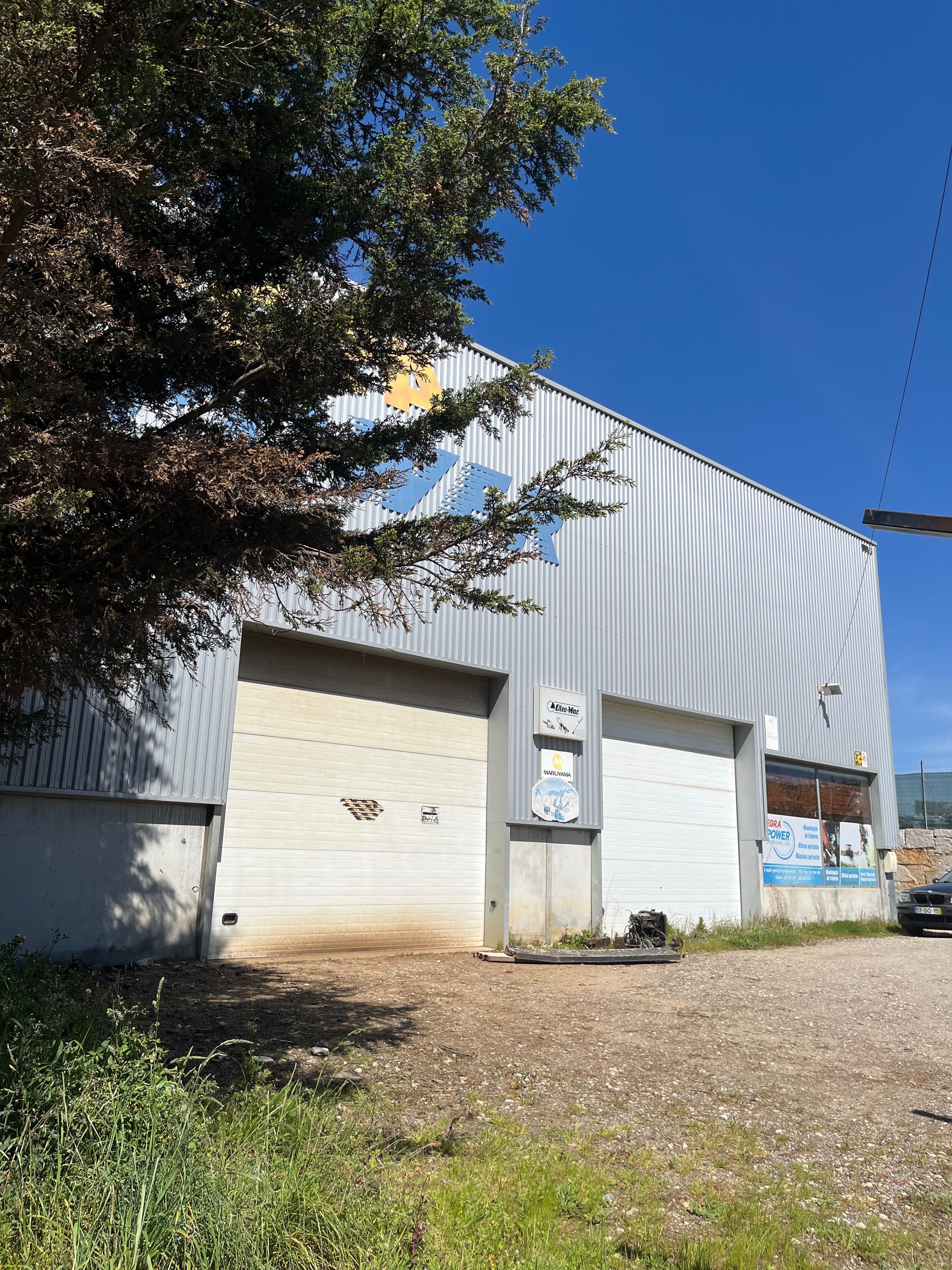 Armazém zona industrial Armamar 400m2