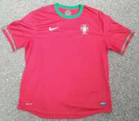 Várias camisolas da seleção Portuguesa
