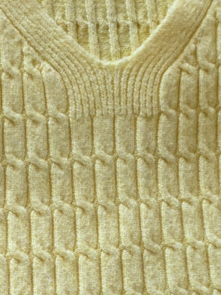 Sweter w warkocze r. M