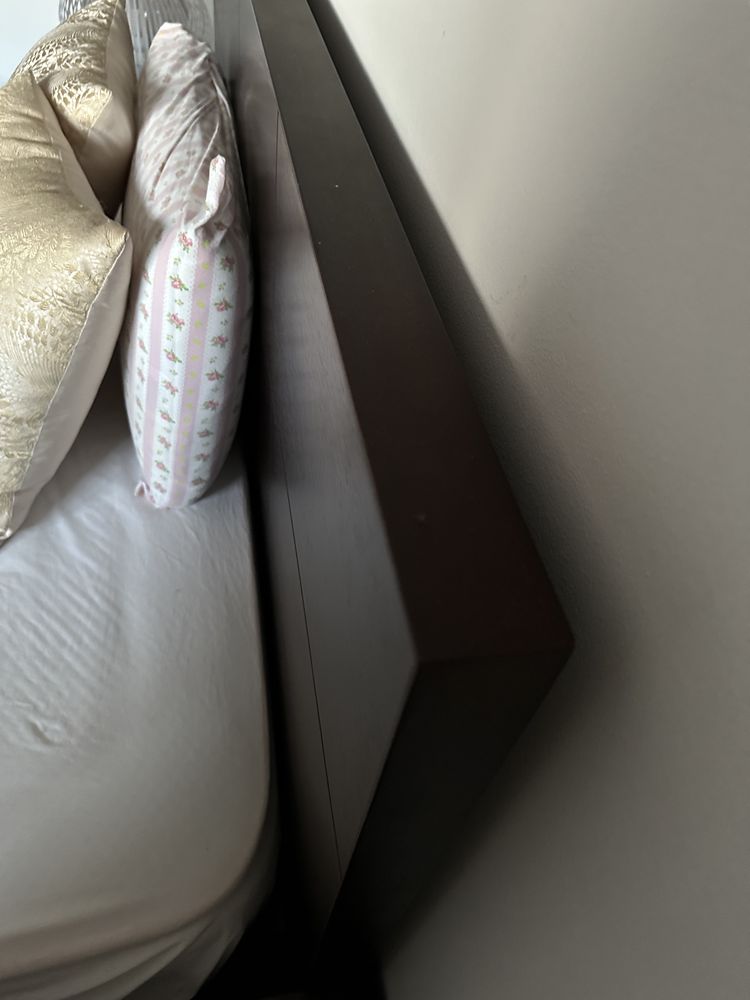 Mobília de quarto de casal em mogno