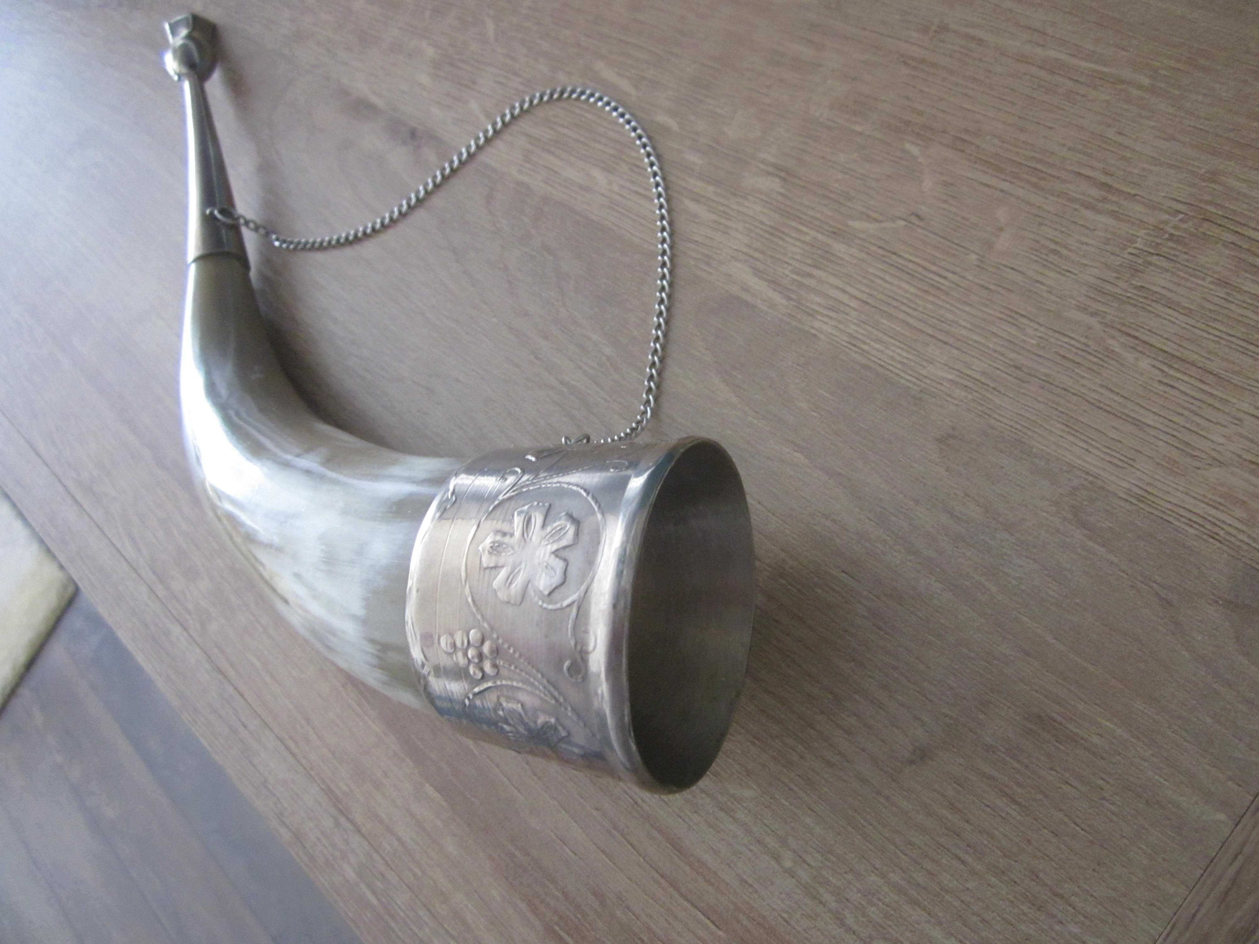 Stary róg bawoli okuty w metal