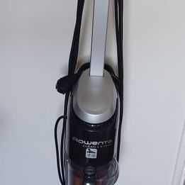 Aspirador vertical Rowenta clean & steam