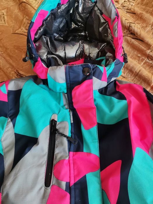 Тепла  куртка на дівчинку