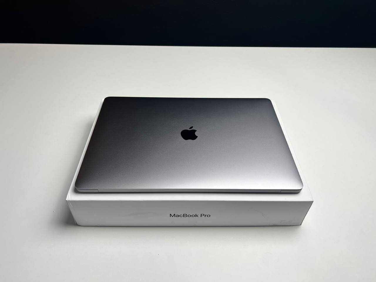 USED MacBook Pro 15" Space Gray (MR932) 2018