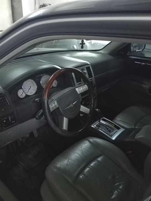 Крайслер 300с 5.7 хеми awd