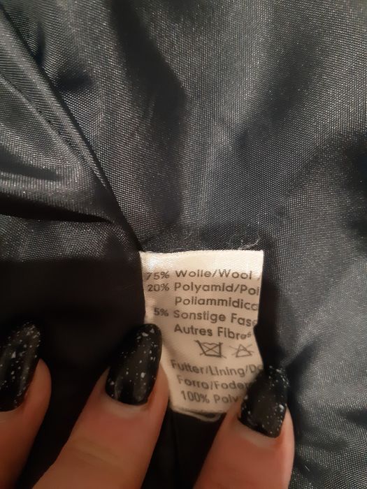 Стильный шерстяний піджак з накладними кишенями