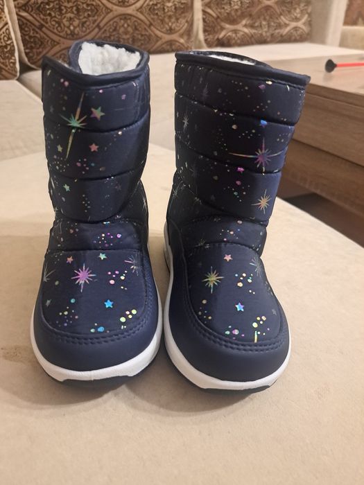 Продам зимові чоботи