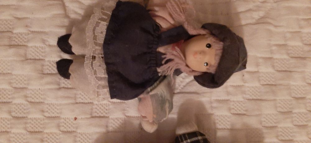 Bonecos vintage com cara em porcelana