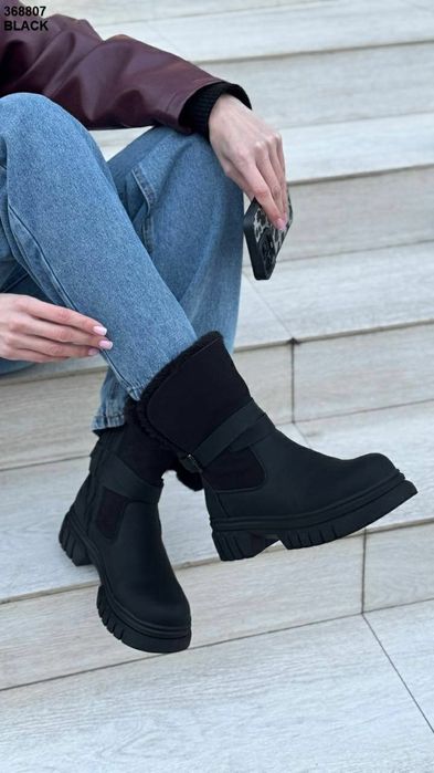 Жіноче взуття . Зимові. Ціна знижена!!! 36 размер