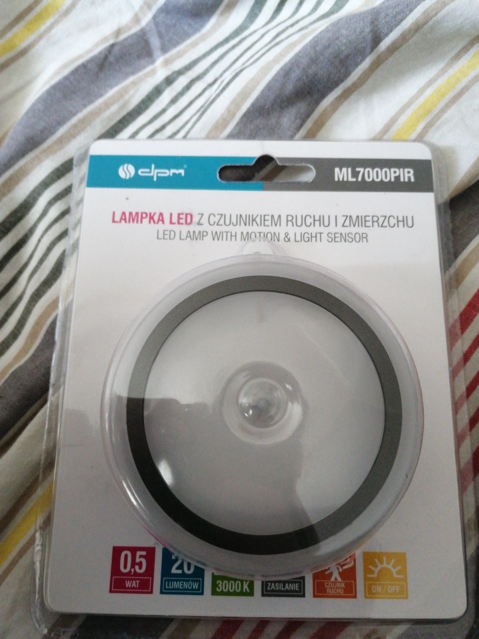 Lampka led z czujnikiem ruchu i zmroku