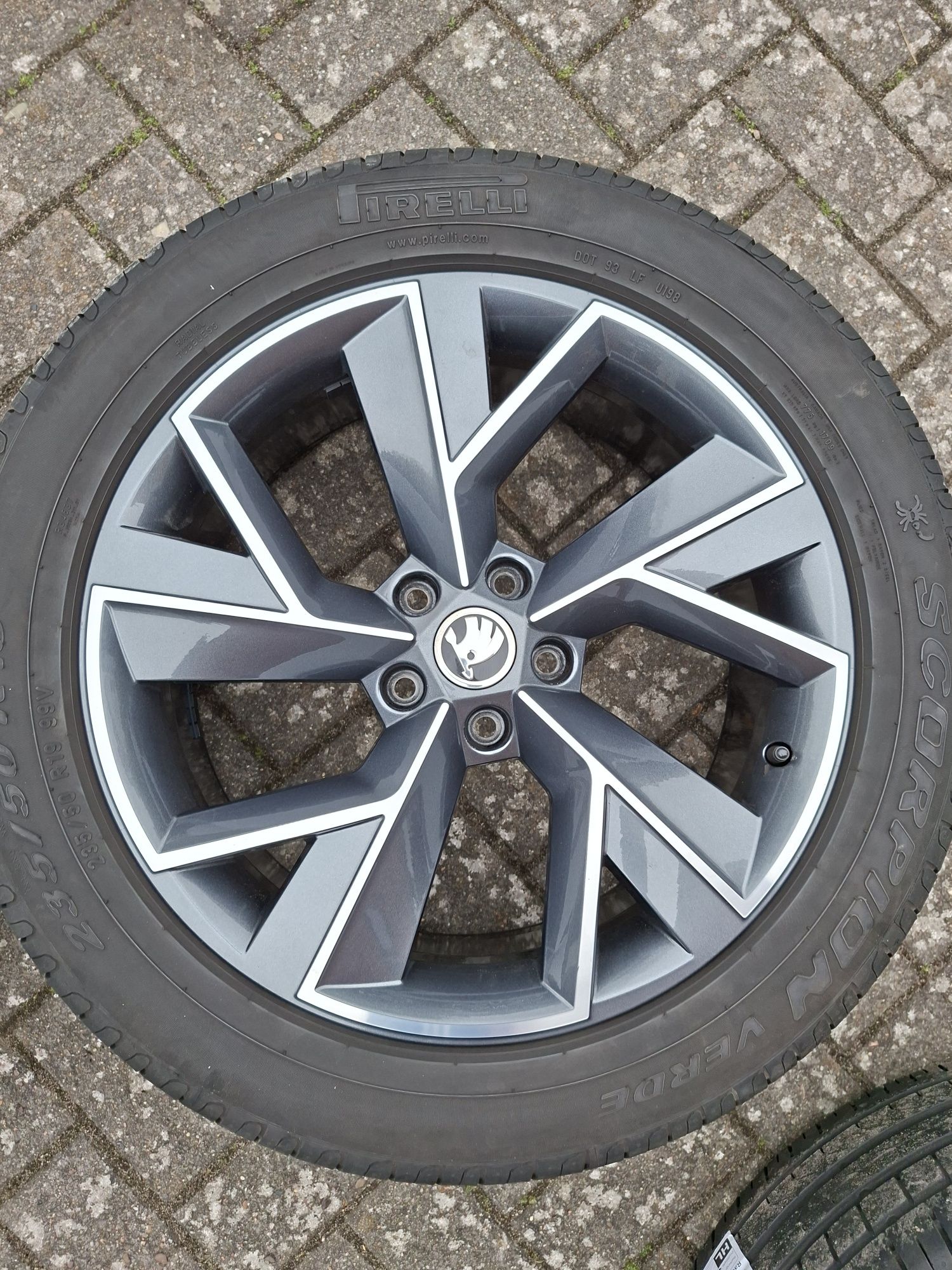 Felgi Skoda Karoq Kodiak 19" 5x112 Opony letnie 235/50/19