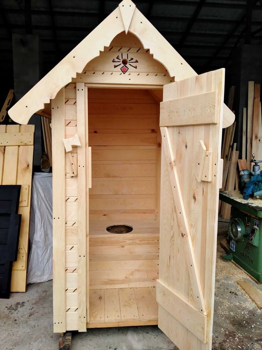 Toaleta drewniana ogrodowa WC na działkę ROD budowę wychodek sławojka